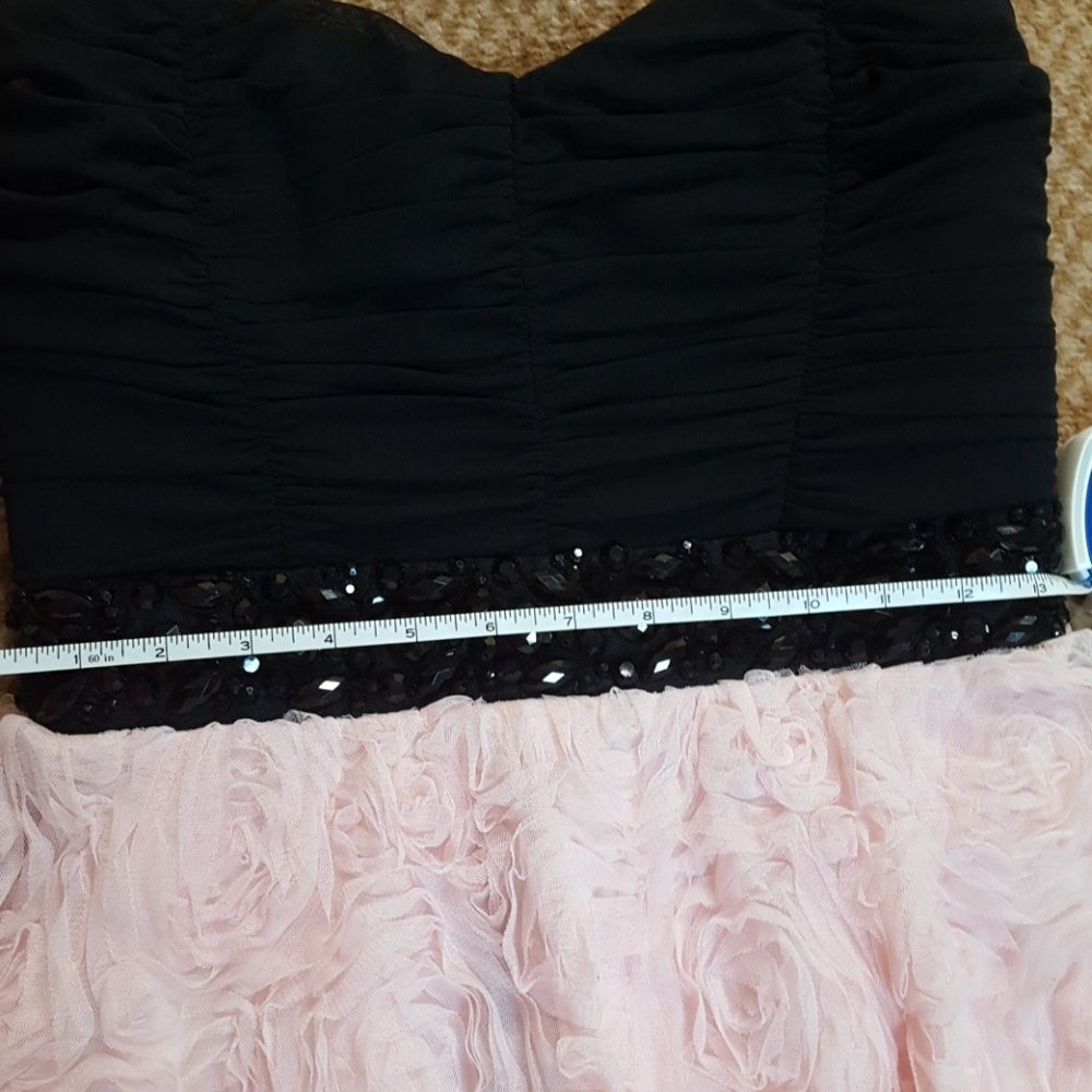 Elegant dress - Picture 8 of 8